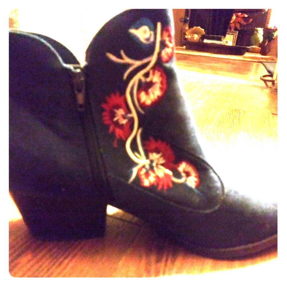 Suede boots 9.5